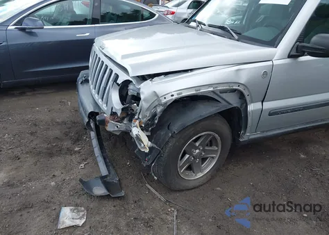 2005 Jeep Liberty Renegade z USA, uszkodzony, nr VIN 1J4GL38K15W724985